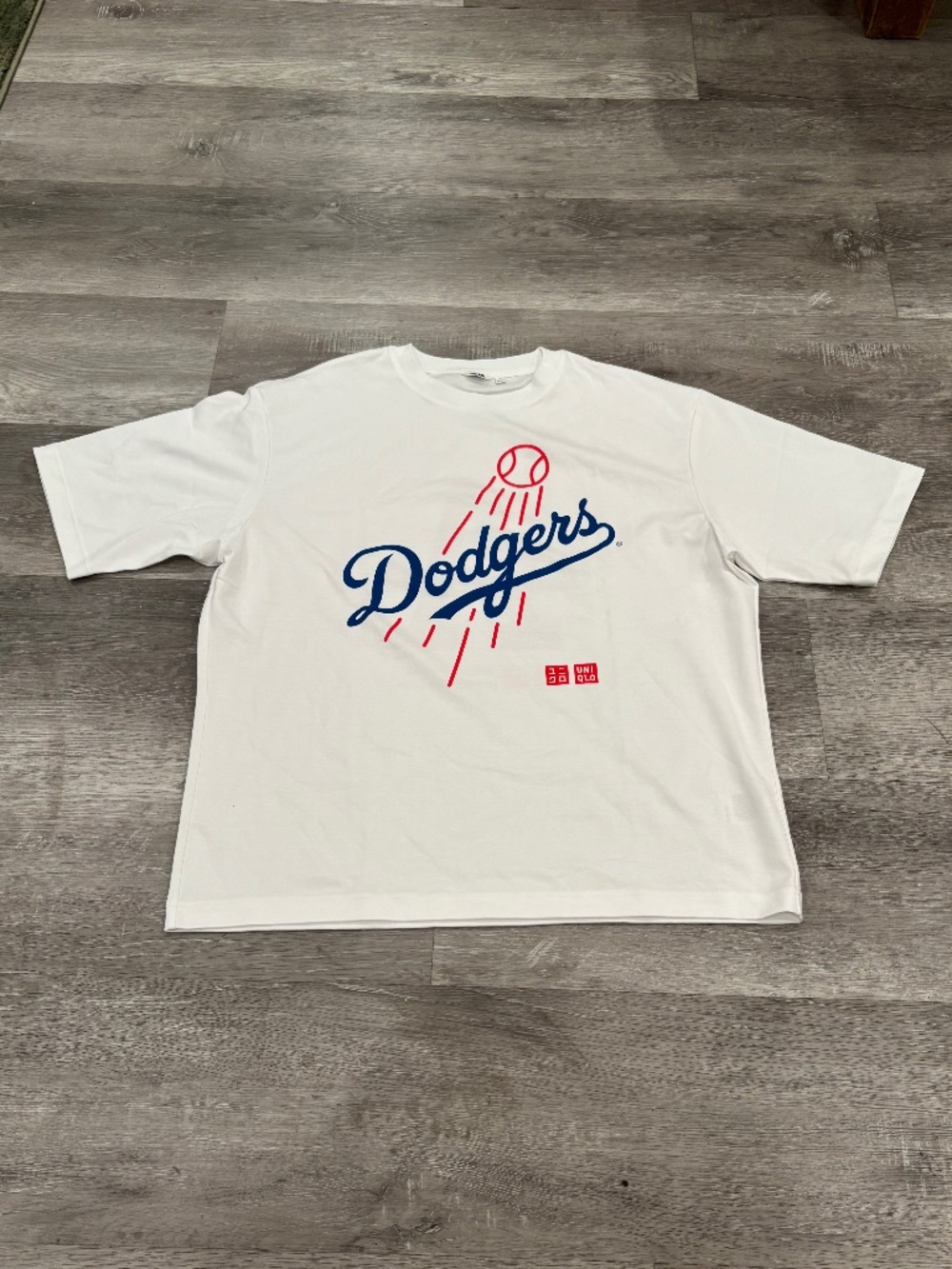 Uniqlo Los Angeles Dodgers MLB White Graphic T-Shirt LA Size: XL Collectors Item